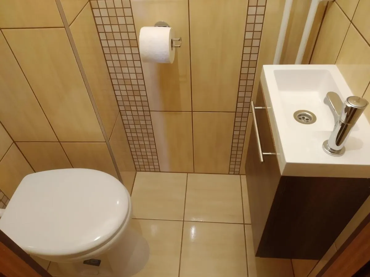 Apartment Sinko - Free Garage Parking, Central, 2 Bedrooms 4 Single Beds, Flexi Check-Out Budapest