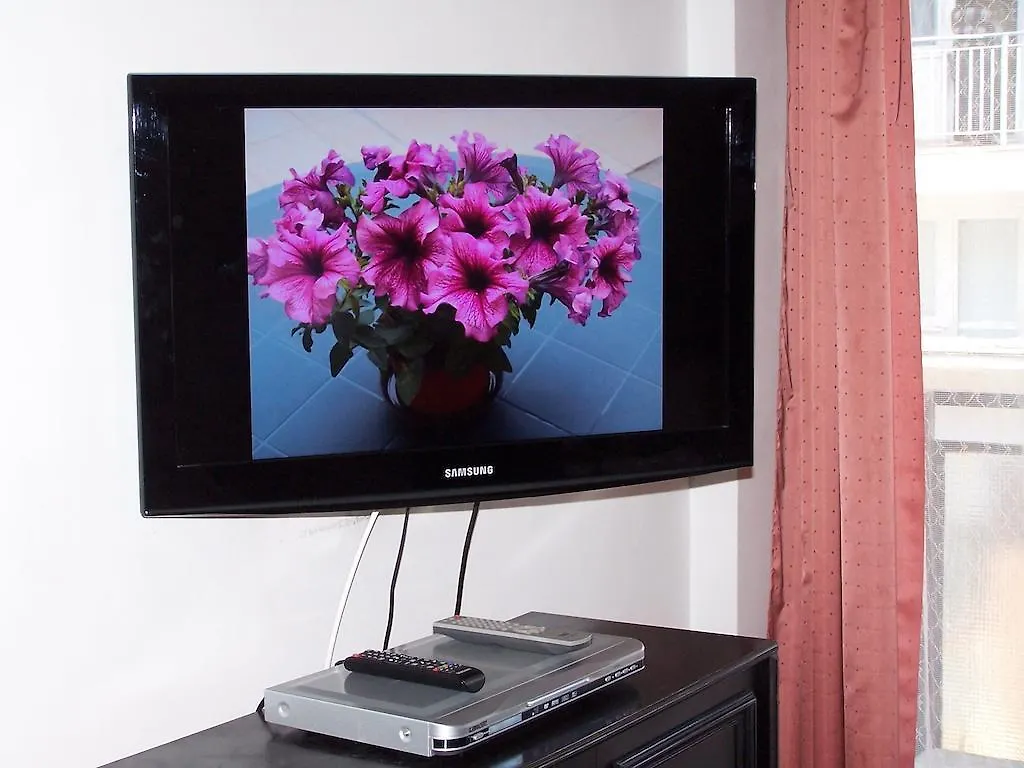 Apartment Sinko - Free Garage Parking, Central, 2 Bedrooms 4 Single Beds, Flexi Check-Out Budapest
